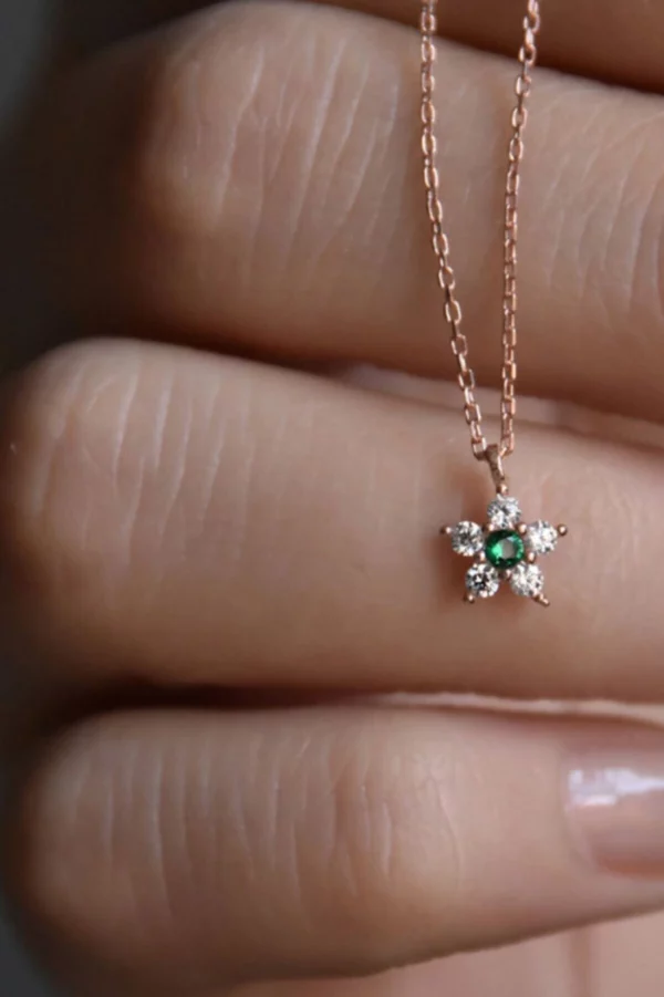 Minimalist Flower Green Necklace - Image 2